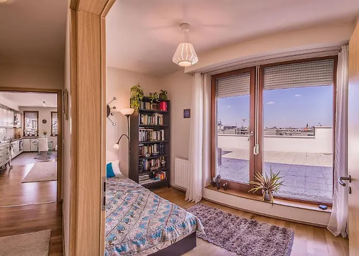 Budapest Top Apartment With Private 90 Sqm Rooftop, Free Parking And Air Condition